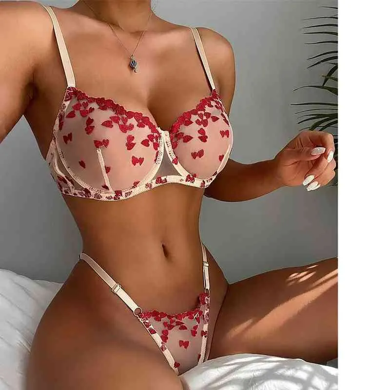 Bandes coeur rouge soutien-gorge 2022 femmes Sexy sans entrejambe Lingerie ensemble jarretelles chaud voir à travers érotique L220727