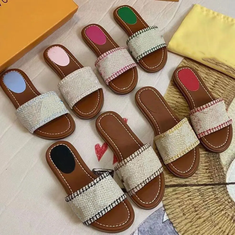 Diseñador Diapositivas Hombre Mujer Zapatillas Sandalias de verano Tobogán de playa Plataforma plana Damas Sandali Baño Zapatos para el hogar Chanclas Zapatilla causal a rayas