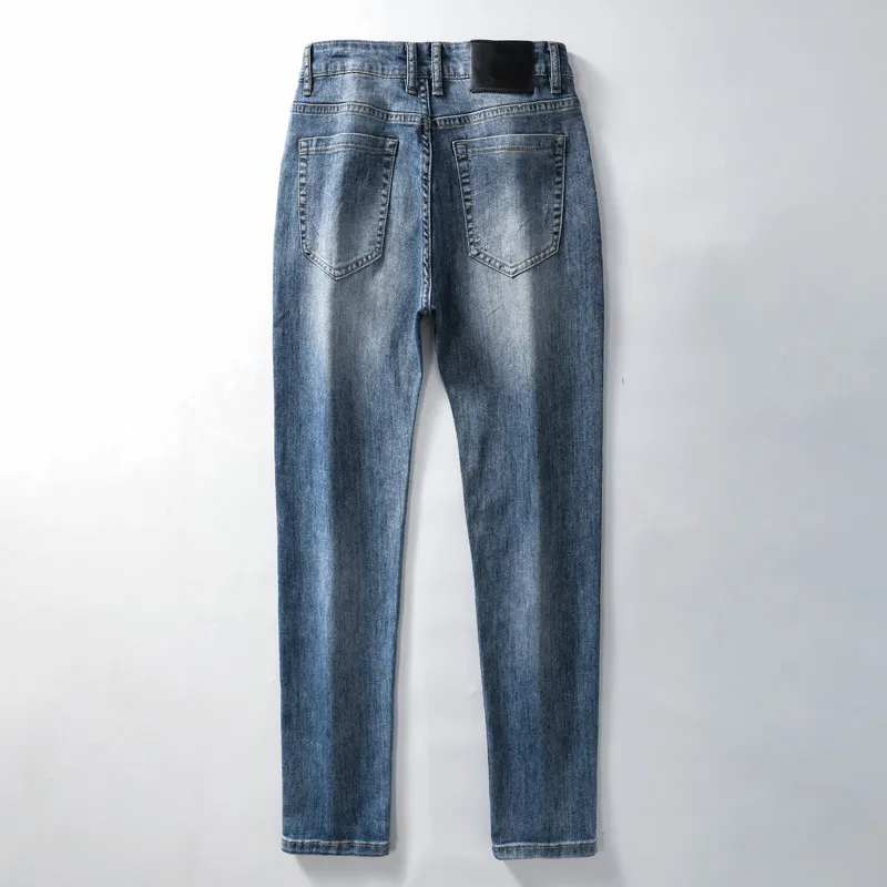 Mens Jeans Classic Luxury Designer Sommar Slim-Fit Stretch Jean Byxor Patch Slim Högkvalitativt Återvunnet Vatten Enkel Generös Casual Denim Plus Storlek 28-38