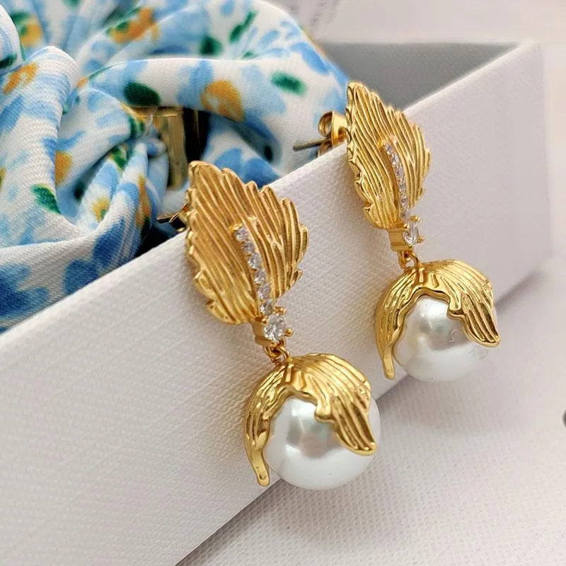 Dangle Lustre Feuille Perle Boucles D'oreilles Pour Les Femmes Designer De Luxe F Élégant Bijoux Délicat Fête Romantique Demoiselle D'honneur GiftDangle