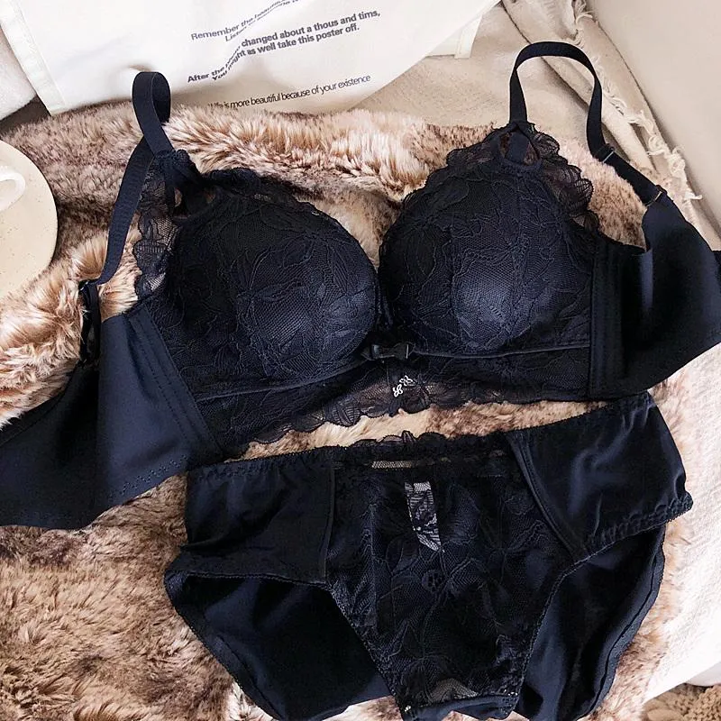 Molded Lace Bra — Mrs. Robinson