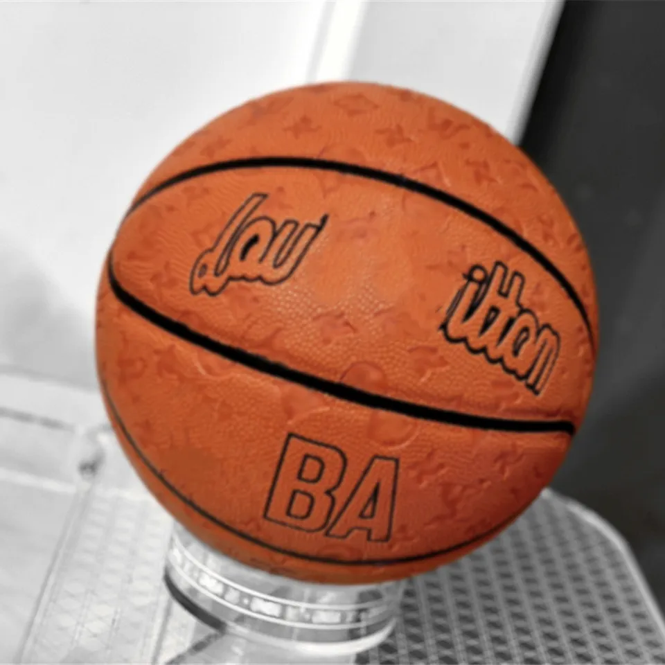 Ilivi Monogram BA Basketball Co Signerade samarbetsmodeller Boll Högkvalitativ slutstorlek 7 Heminredning Sport Thandduk Luftnål Sy Match Training Outdoor Indoor Gift