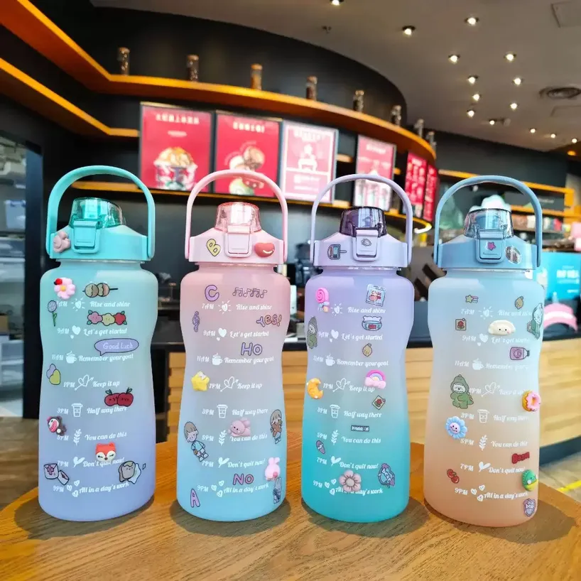 Stock Botella de agua motivacional de 64 oz de galones con pajita Tritan a prueba de fugas Sin BPA Fitness Gimnasio Jarra grande al aire libre Agua de 2 litros sxa14