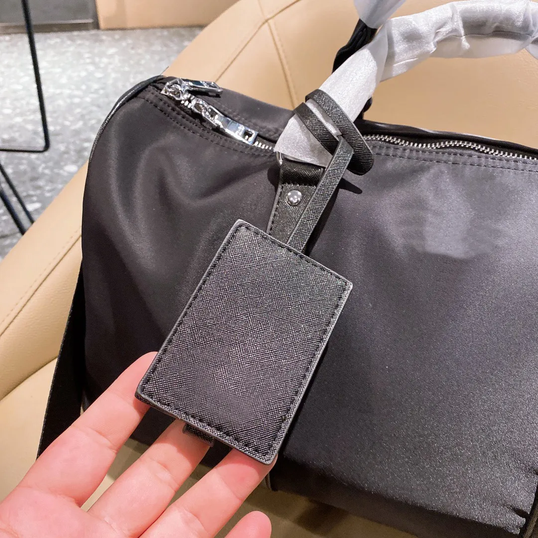 Gentleman's travel 2025 bag