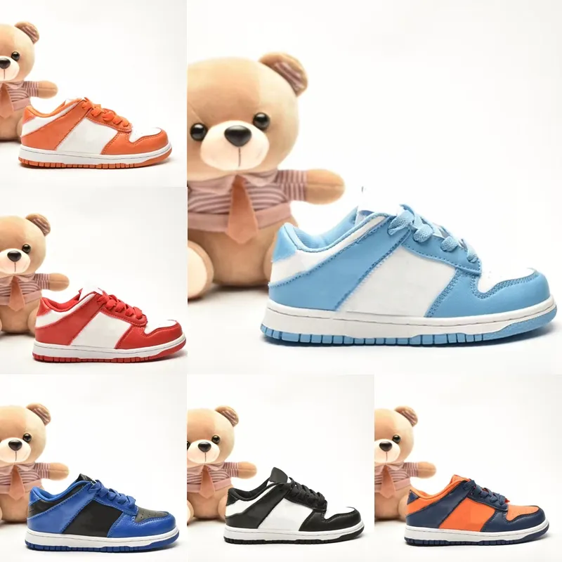 Niños con hotsell zapatos grandes