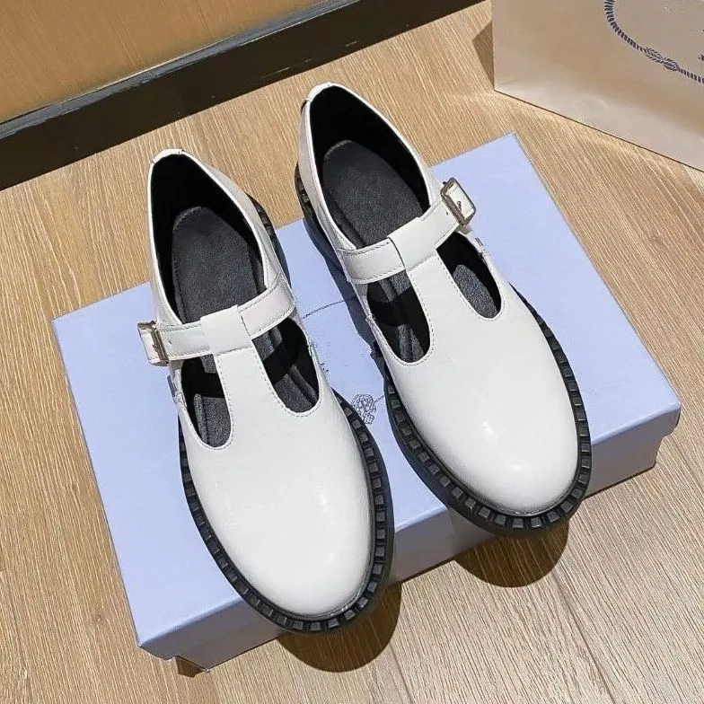 Spring/summer p home new women`s dress leather shoes thick heels buckle strap Mary Jane shoes vintage platform loafers women`s single 3cm