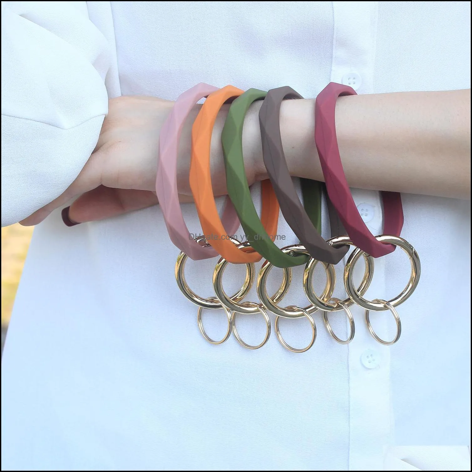 fedex 17 colors silicone keychain bangle keychain bracelets party favor keyring shaped wristlet bracelet circle charm key ring holder