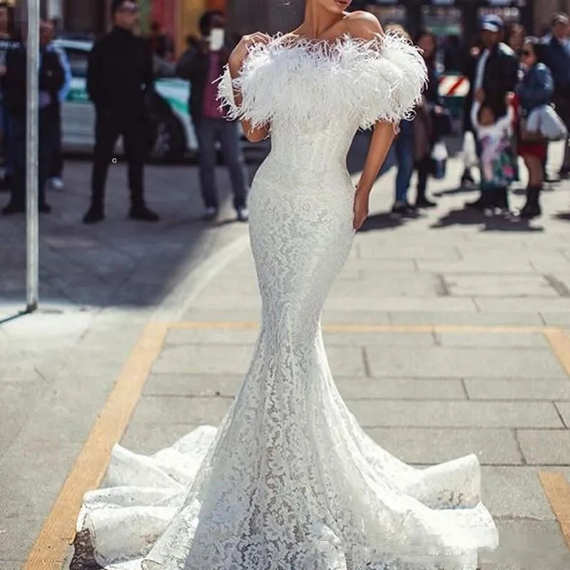 One pcs White Feather Mermaid Long Evening Dresses Bateau Neck Vintage Lace Fishtail Formal Party Prom Dresses Custom Made