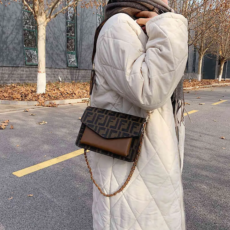 Популярные женские сумки осенью и зимой Новый ретро универсальный один плечо маленький квадратный мешок широкополосный мешок сумка для мешков