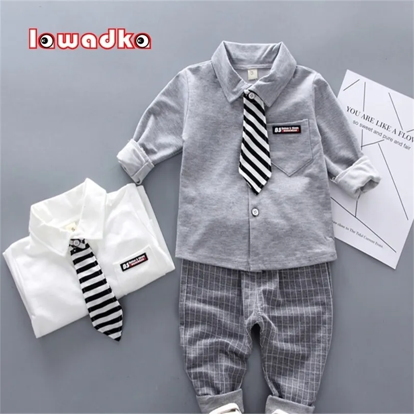 Lawadka Frühling Herbst Baby Jungen Kleidung Sets Langarm Krawatte T-Shirt + Hosen 2Pcs Outfits Baumwolle Sport Anzug Für 220326