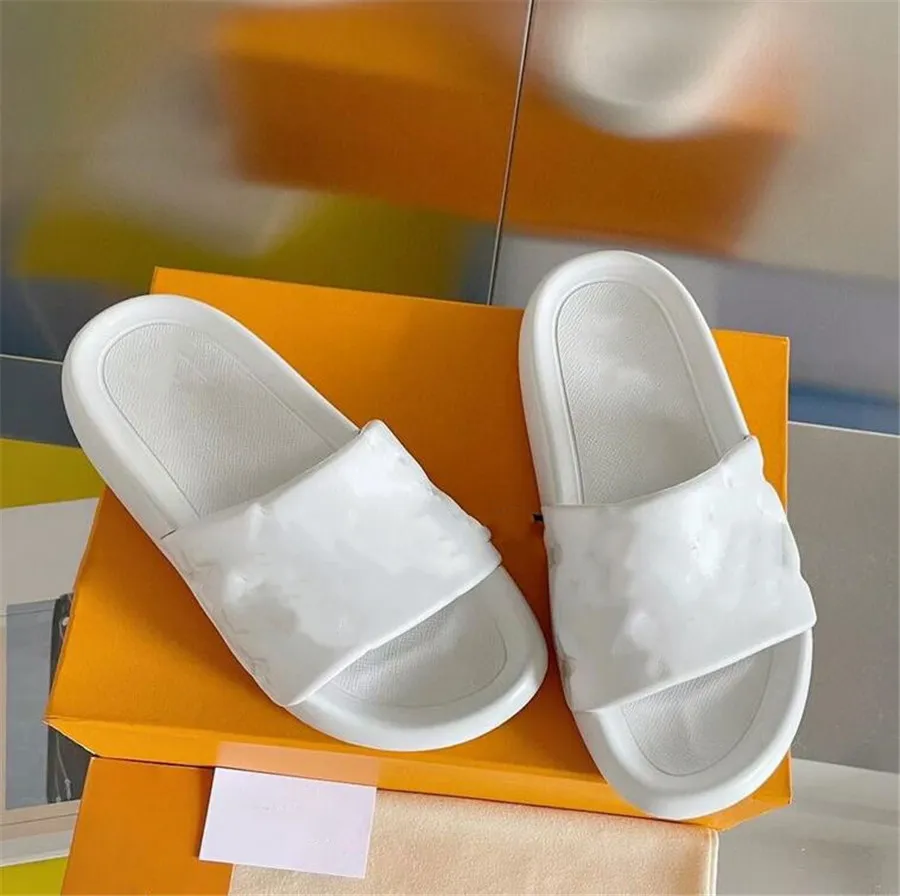 Women Men Summer Slippers bench shoes Stylish comfortable female Embossing soft sole genuine leather wear resisting non slip versatile sandals L70414