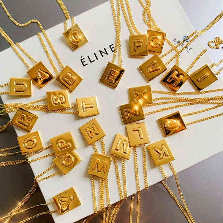 Lisa's Square Designer Letter Necklace English Classic Light Luxury New Pendant Clavicle Chain