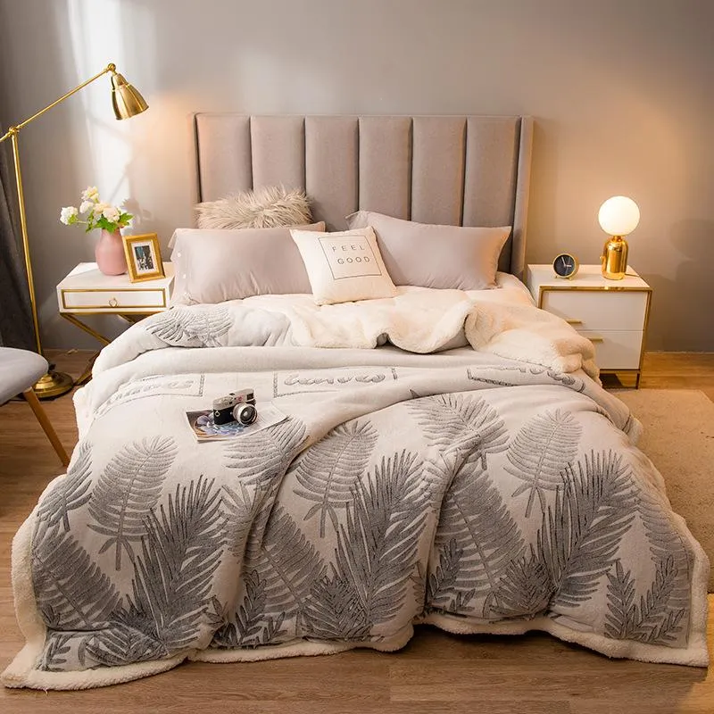 毛布はベッドのフリースと冬の大人のベッドカバーブランケを投げるために濃厚な贅沢な豪華