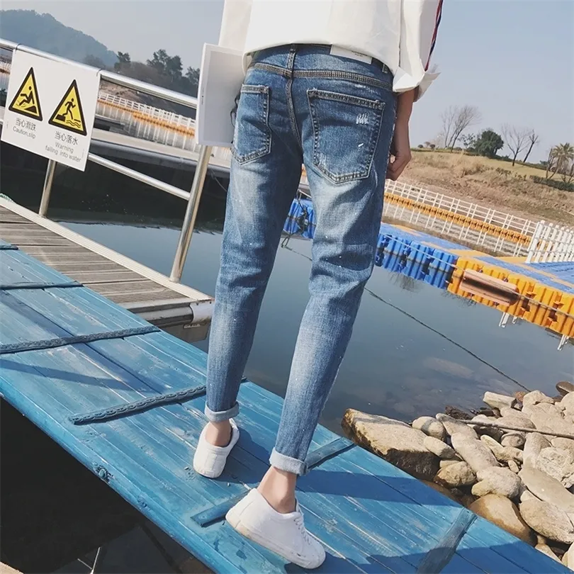 Top quality Spring Ripped hole jeans male slim fit pancil pants joker teenagers Moustache Effect Ankle length trousers 201123