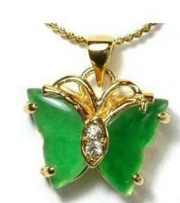 Charmig Green Jade Butterfly Pendant Halsband 17.5 tum AAA