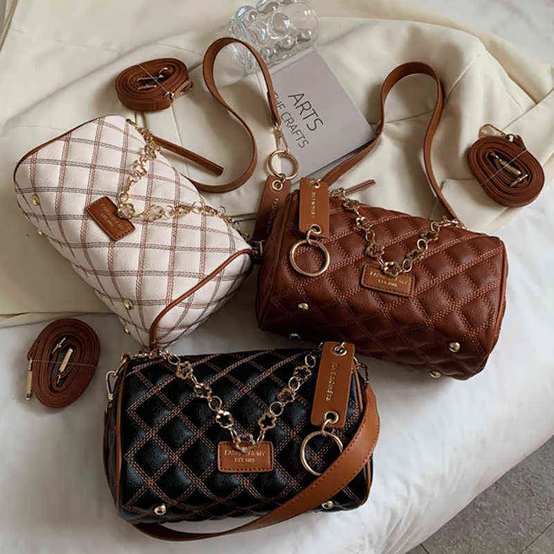 Broderi pu läder crossbody väskor för kvinnor trend kvinnlig kedja märkesvaror trending axel handväskor purses 220512