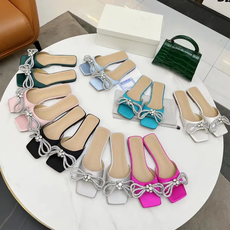 2022 Fashion Women Shoes Diamond Bow Cartoon Slippers Satin Flat Slides Woman Shoe Beach Lazy Sandals Sexig Designer Slipper Large
