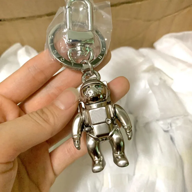 Fashion Key Buckle Car Keychain Handmade astronaut alloy Keychains Men Women Bag Pendant Accessories With Box L44