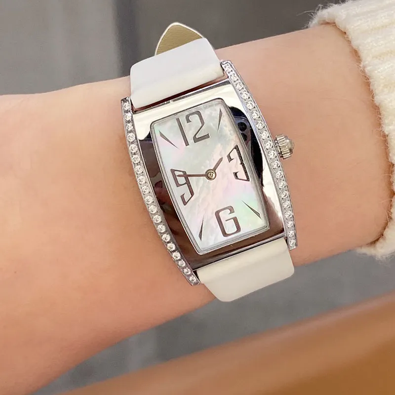 Ladies Watches Quartz Movement Wristwatch 38mm Diamond Watch Leather Strap Waterproof Design Womens Wristwatches Square Dial