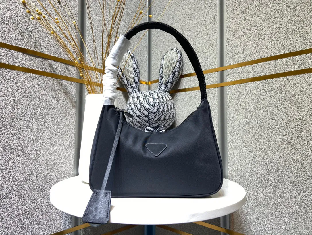 2022 Vendita borsa di design di lusso 9 colori 2000 versione ripetuta borsa a tracolla da donna Borse in nylon genuino borse da donna tote Borse a tracolla