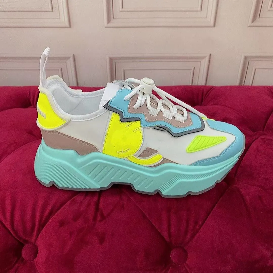 2022 Designerskor Herr Lyxiga Designers Sneaker Dam Platform Läder Casual Sko Låg Topp Sneakers Med genomskinlig sula Nya Sneakers mkpuu00001