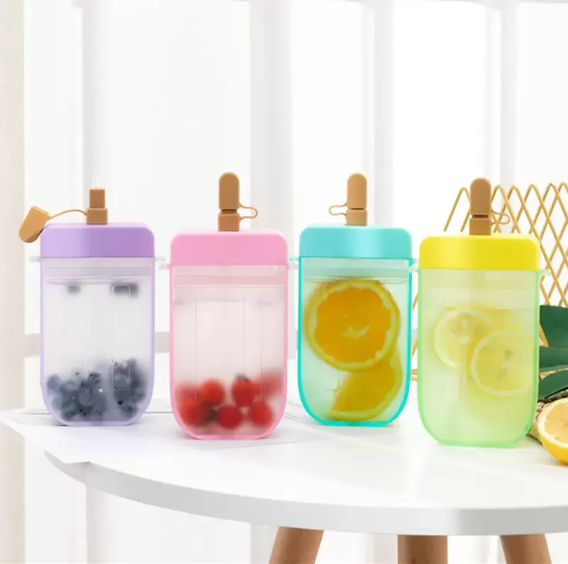 Ups Cute Straw Cup Creative Popsicle Shape Plastic Water Bottle Outdoor Transparent Juice Drinking Cup Mugg för vuxna barn