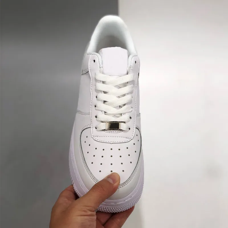 Running Shoes 2024 Triple White Black Designer Sneakers for Men Women Comfortable Platform Walking Jogging Trainers for Outdoor Sports