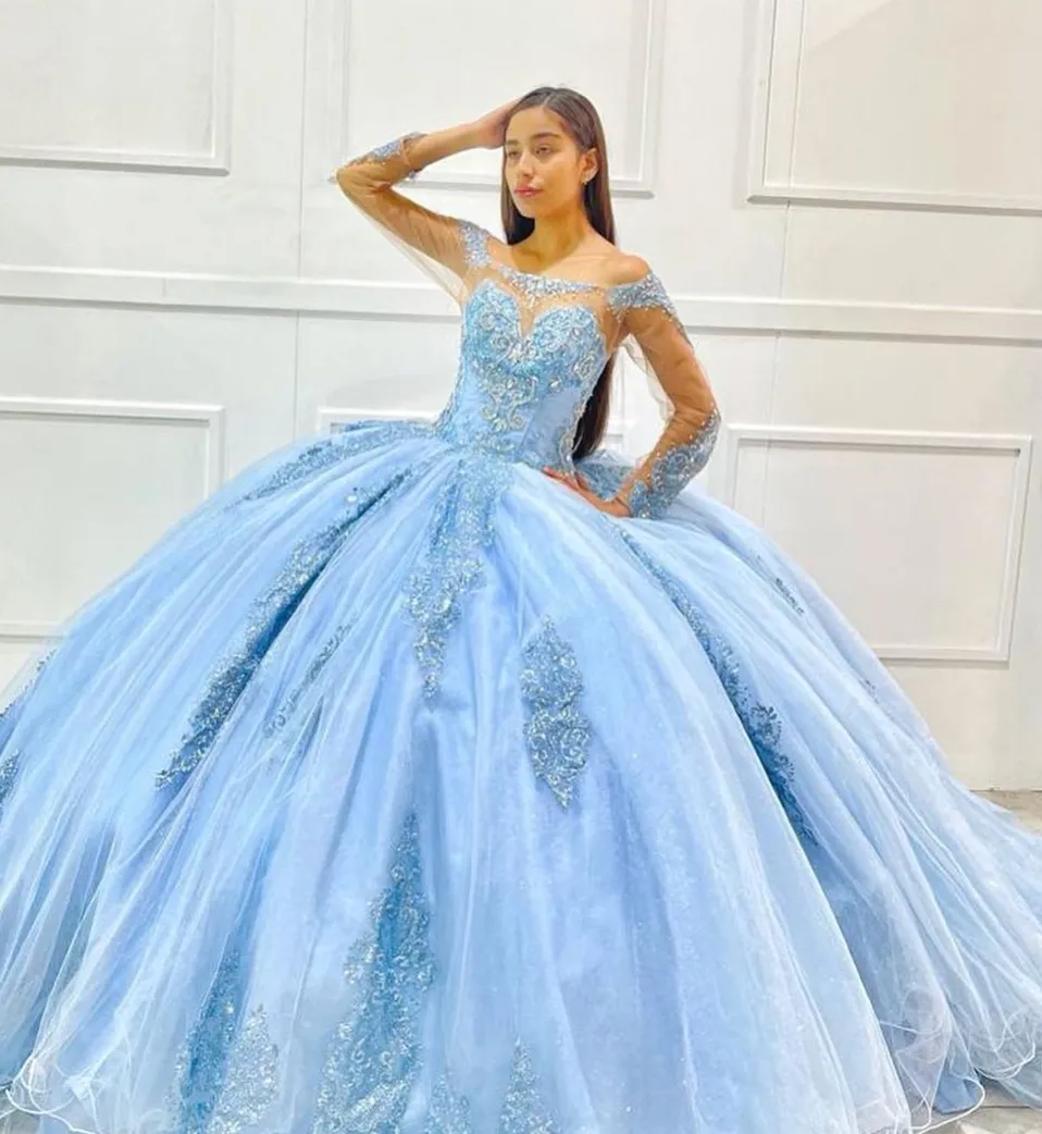 Prenses Sky Mavi Quinceanera Elbiseler Uzun Kollu Dantelli Tül Balo Elbise Tatlı 16 Elbise Off Omuz Balo Pageant 15 Yıllık Parti Önlükleri