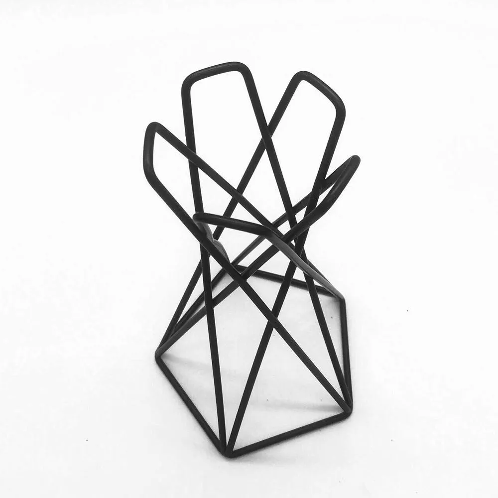 Nordic Style Air Plant Holder Metal Flower Pots Stand Geometric Iron Tillandsia Holder Table Home Garden Ornaments C0125