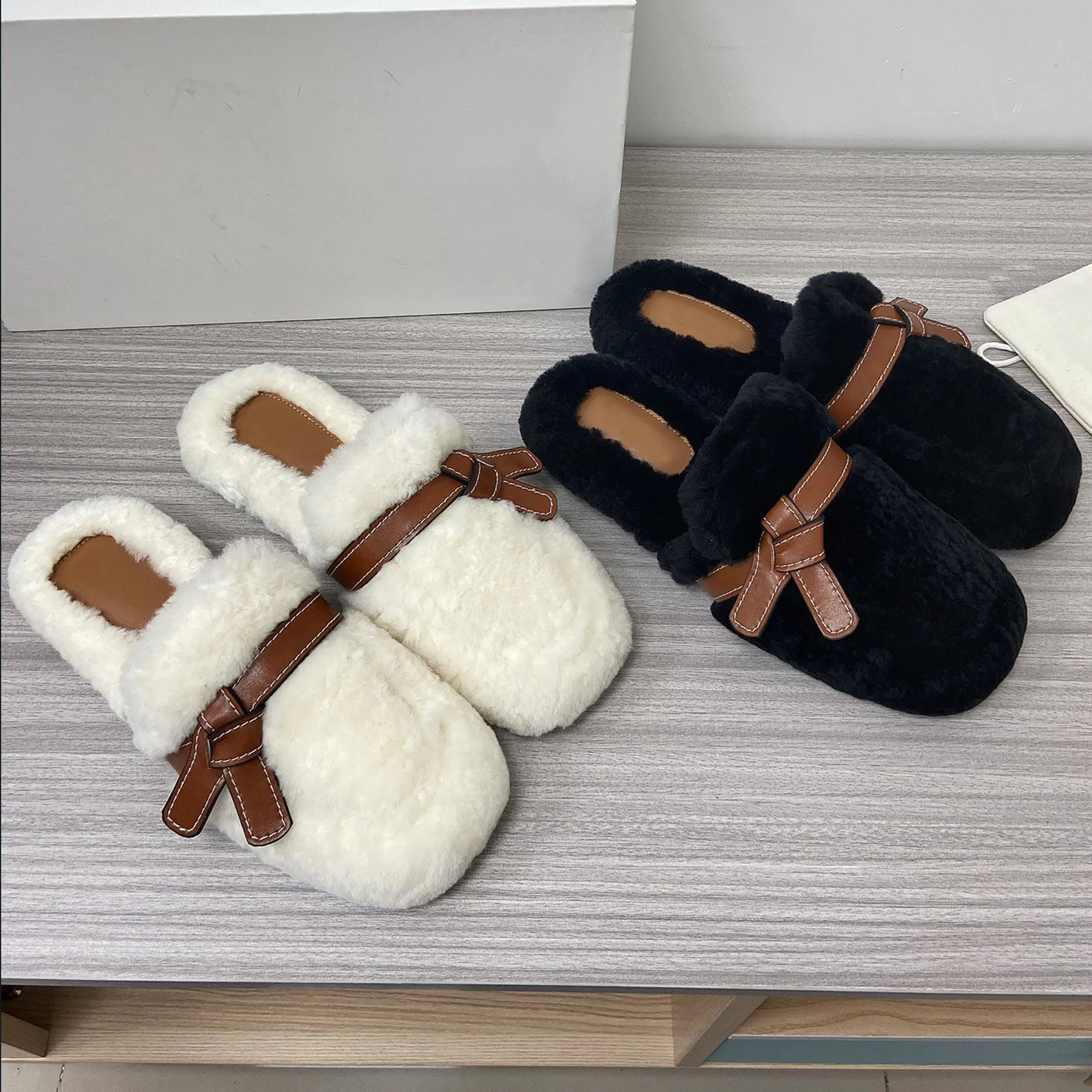 Women Furry Slippers Fluffy Faux Fur Slippers Designer Shoes Warm Indoor lamb wool Fashion Anti-Slip Female Slides size 35-40 us 5-us 8.5