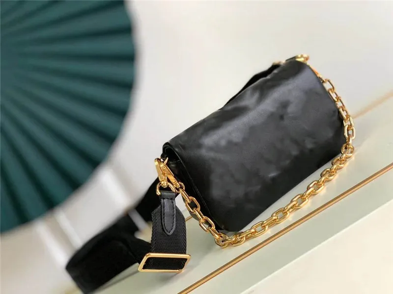 Designer Luxury Bubblegram Wallet on Strap w Chain Black Crossbody Shoulder Bag embroidered quilted calf leather M81398 7A Quality