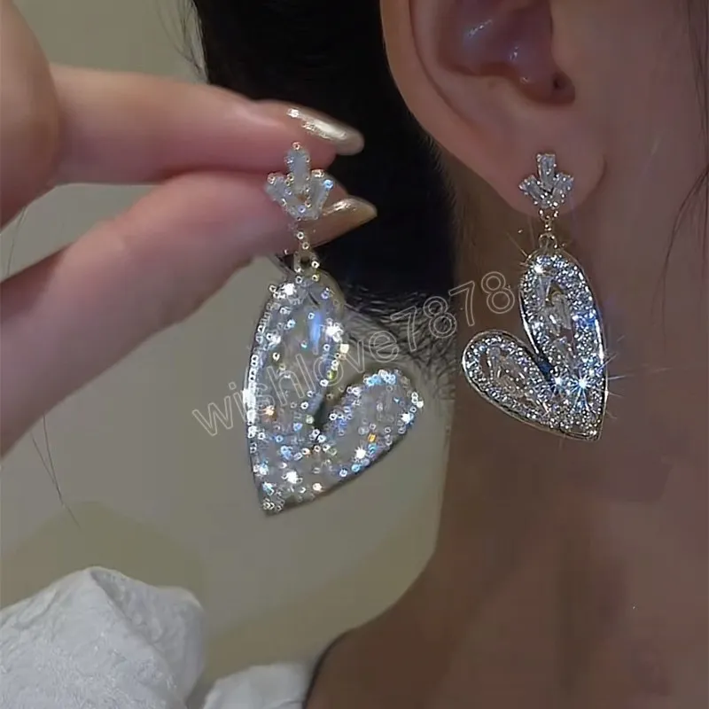 Brincos do coração de cristal de luxo Moda Moda Cores de zircão Coréia Brincô para mulheres Sofisticadas jóias elegantes
