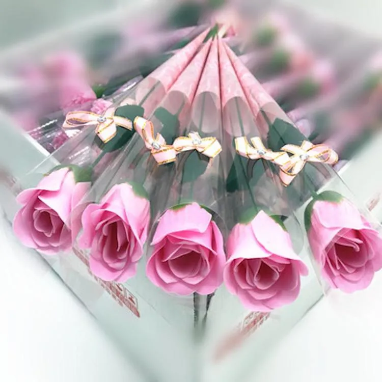 Dekoracyjne kwiaty wieńce 1pc Artifical Rose Flower Wedding Prezent dla gości dziewczyna walentynka chłopak druhna prezent Present P.
