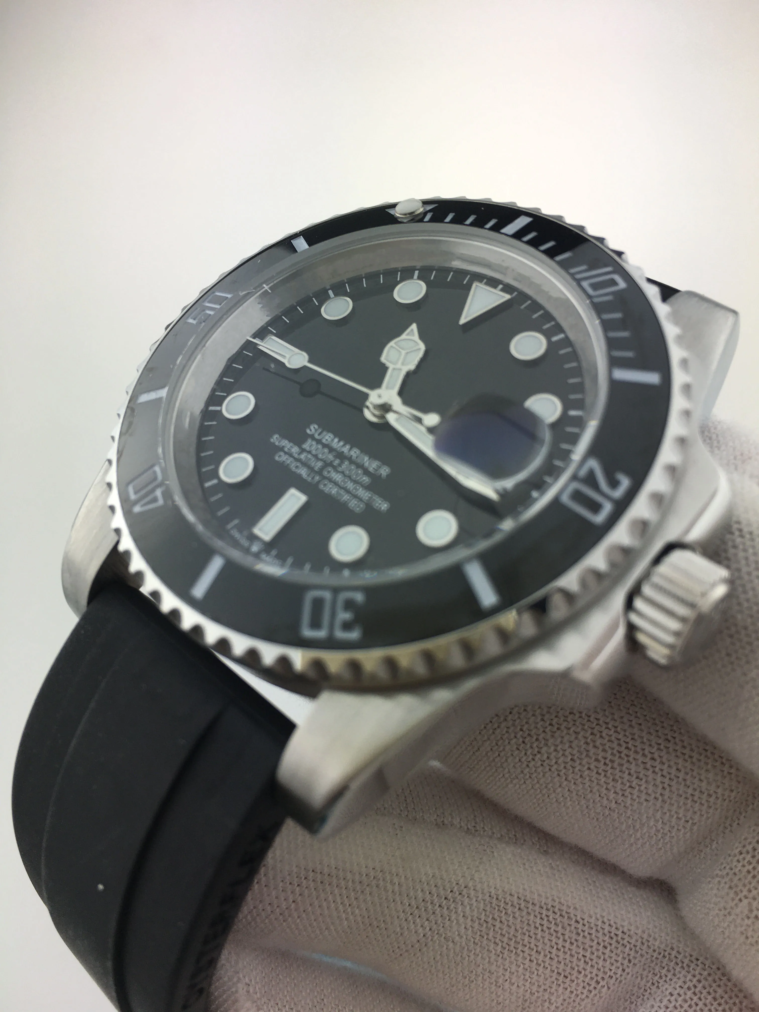 Men's classic designer watches mechanical movement waterproof design rubber watchband TOP AAA 40mm Black face