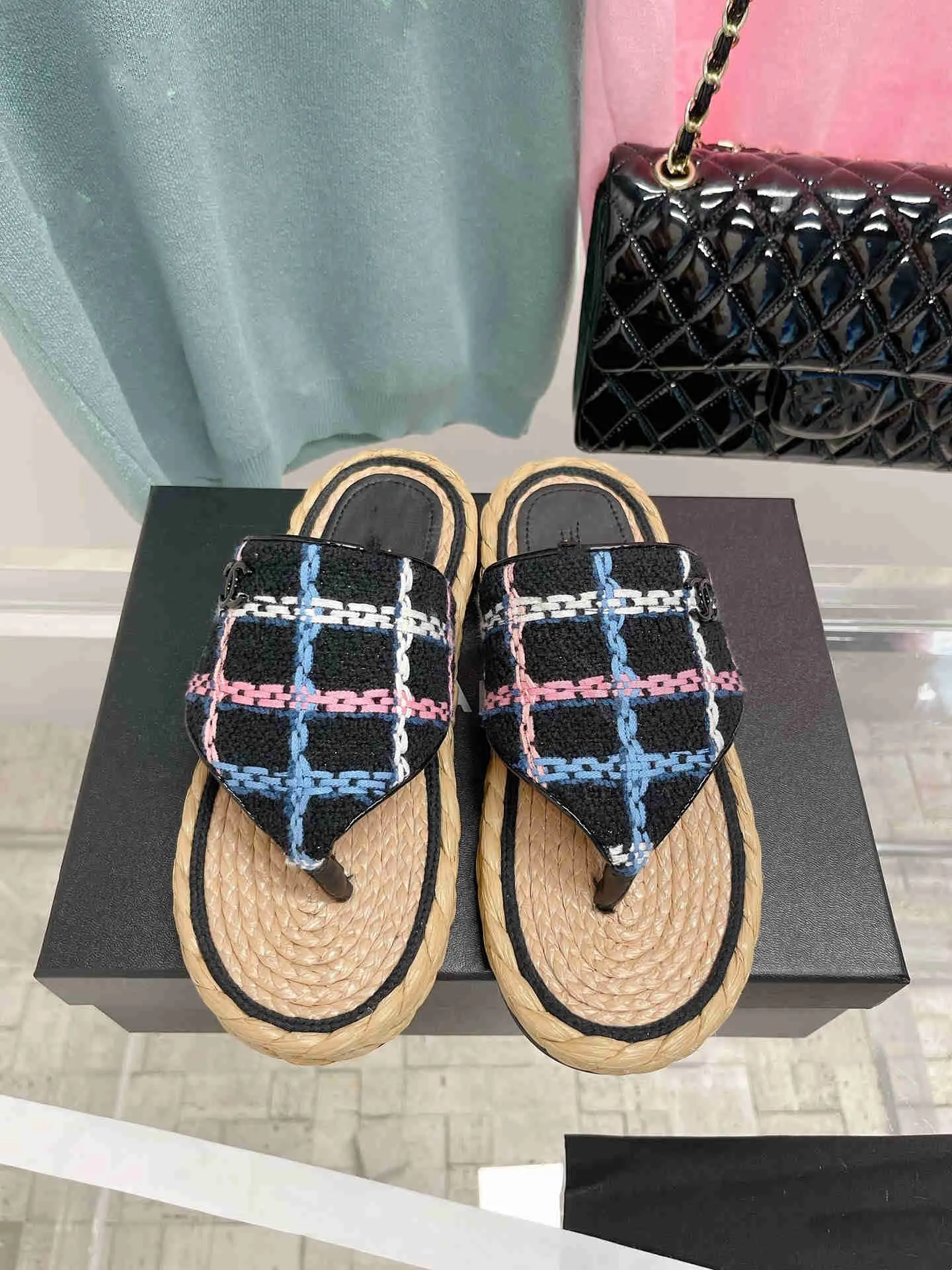 Top quality 2022 new Straw flip-flops sandals Falt brand design slippers Genuine leather beach sandals