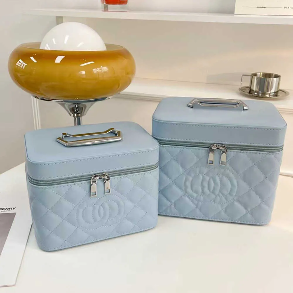 Case cosmetic outlet