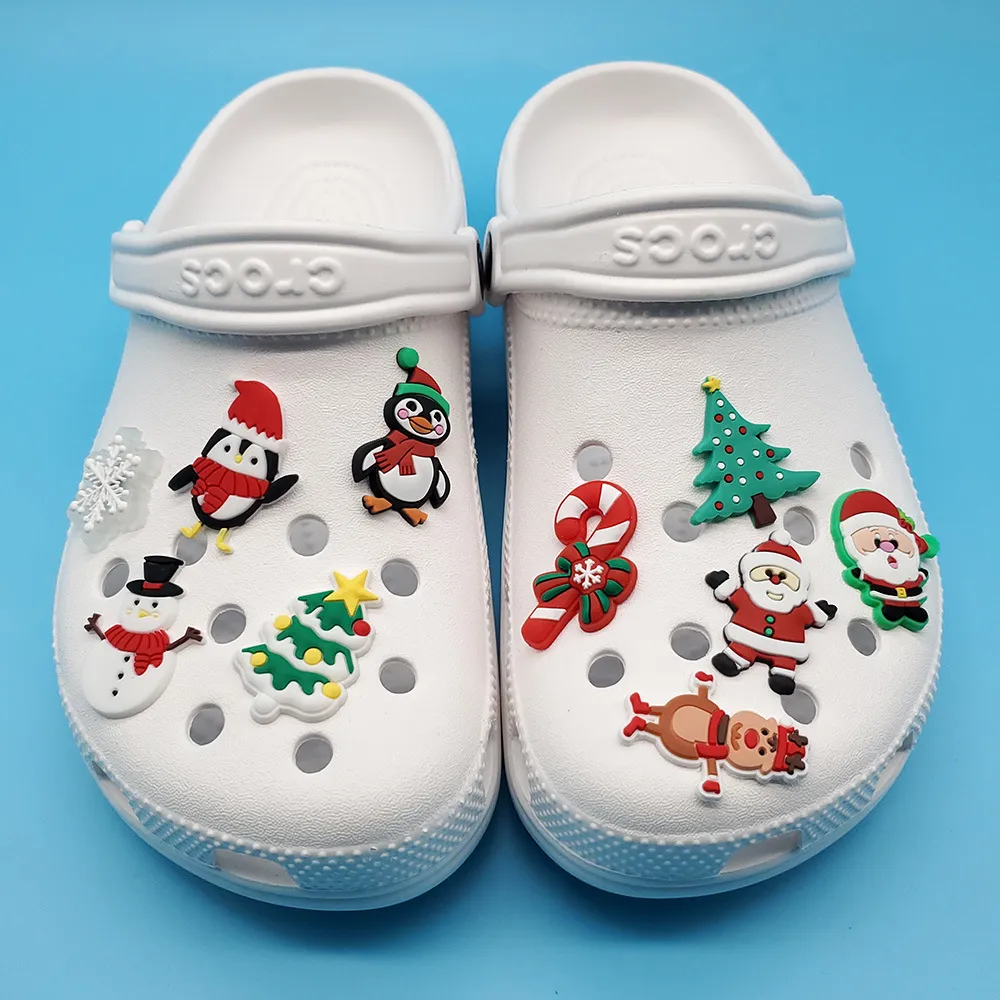 크리스마스 스타일의 10 종류의 PVC 신발 매력 샌들 액세서리 정원 구두 손목 밴드 장식 Croc Jibz Kids X-Mas 파티 선물