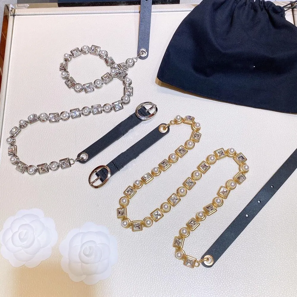 Nueva cintura de cuero genuino de oro Accesorios para mujer Moda Cowhide Pearl Gem Piedra Cinturón Signature Logo Cinturón de cintura para las mujeres