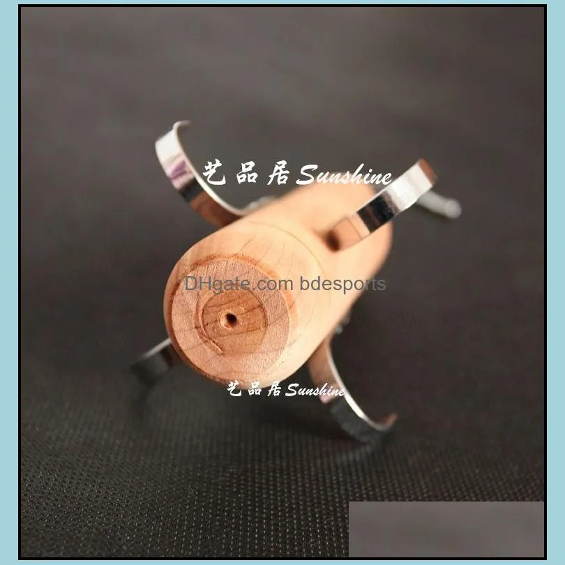 cedar belt spinner wooden hangers log color,no painting lenght:20.5cm wide:3.30cm weight:300g 4 or 6 Stainless steel hooks