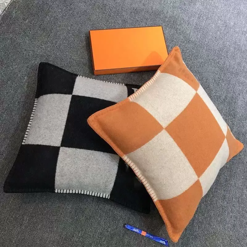 Designer travesseiros decorativos lance travesseiro de luxo moda vintage velo fronha capa caso capas lã fronhas sofá casa 65x65cm