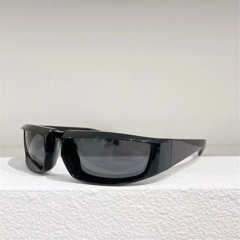 Solglasögon För Kvinnor Män Sommar 25Y Style Anti-Ultraviolett Retro Tallrik Full Båda Mode Glasögon Slumpmässig låda