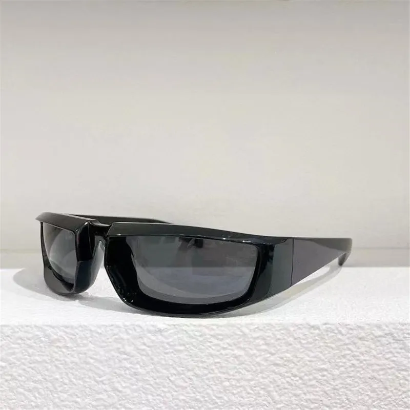 Lunettes de soleil pour femmes hommes été 25Y Style Anti-ultraviolet rétro plaque plein cadre lunettes de mode boîte aléatoire