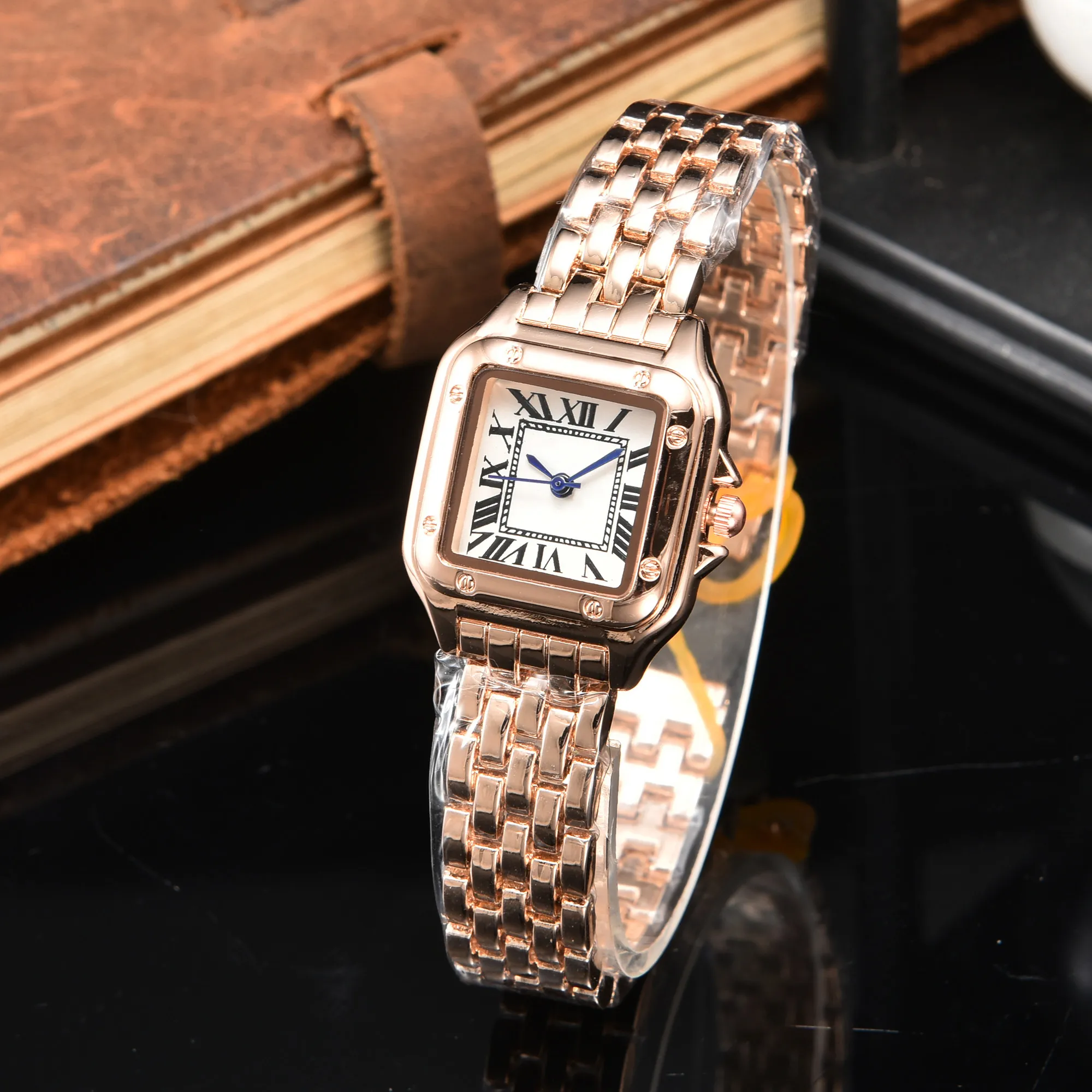 Kvinnor tittar på Stone Case Rose Gold Quartz Movement Jewelry Clasp Fashion Design Watch Splash Waterproof Wristwatch Montre de Luxe1670