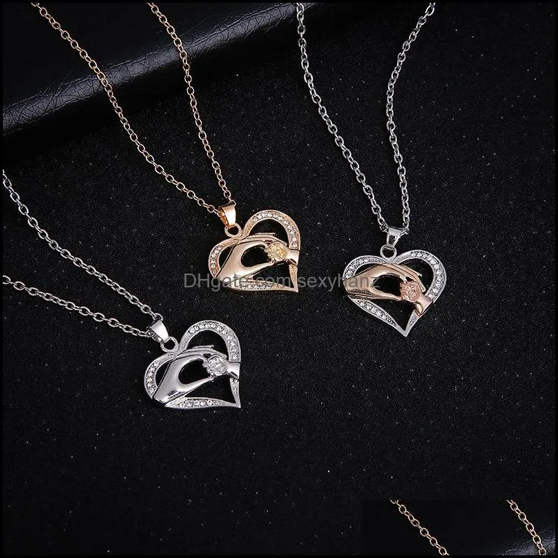love heart pendant necklace mother and child in hand necklaces chains mother`s day gift jewelry accessories 3 styles x49fz a