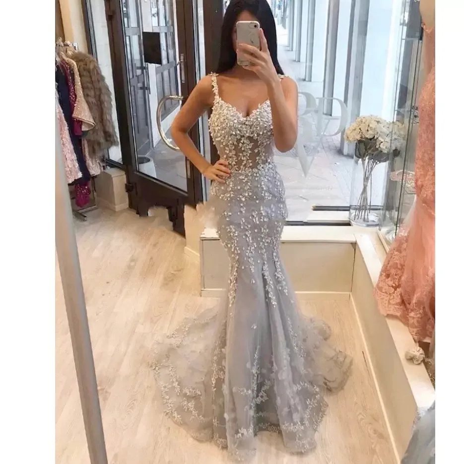 Modest 2022 Light Gray Lace Mermaid Evening Dresses spaghetti straps Beaded crystal Long prom Gowns Abiye Robe De Soiree Party Dress