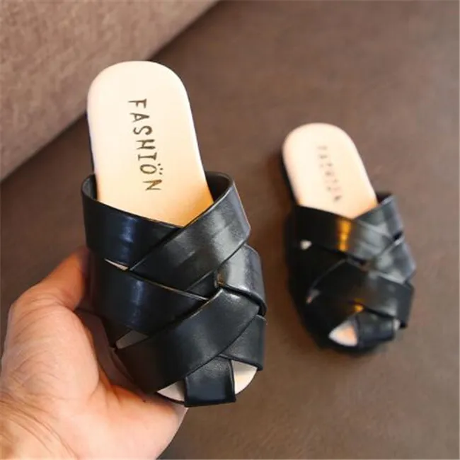 Kinder Baotou Sandalen Mode Hause Schuhe Leder Gewebt Flache Hausschuhe Mädchen Sommer Weiche Slipper Strand Kinder Baby Rutschen