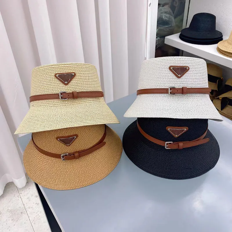 Дизайнерская кепка пряжка соломенная шляпа мода мода Мужчины Женщины. Установки шляпы высококачественные солнцезащитные шапки 4 цвета