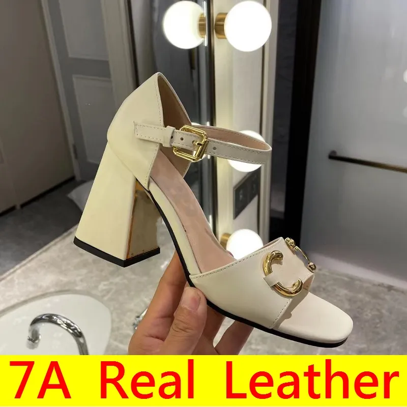 Diapositivas Tacones de diseñador Sandalias inferiores rojas para mujer elegante verano Deslizadores de lujo Top Moda Cuero Tacones altos Chunky Blanco Negro