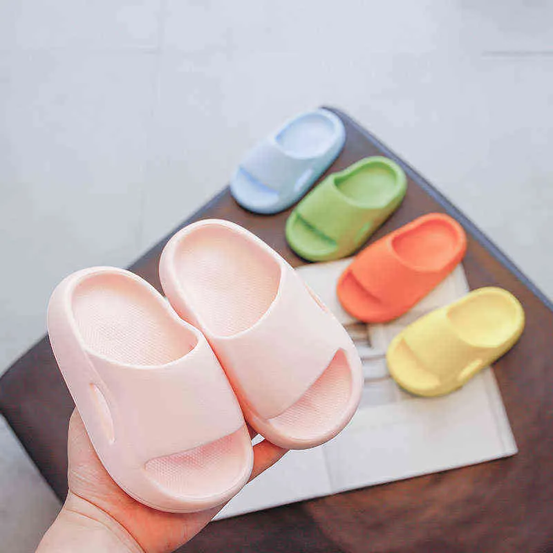 Pantoufles d'extérieur pour enfants 2022 été nouvelles filles style coréen sandales bleues solides maternelle fond mou chaussures de plage antidérapantes G220523