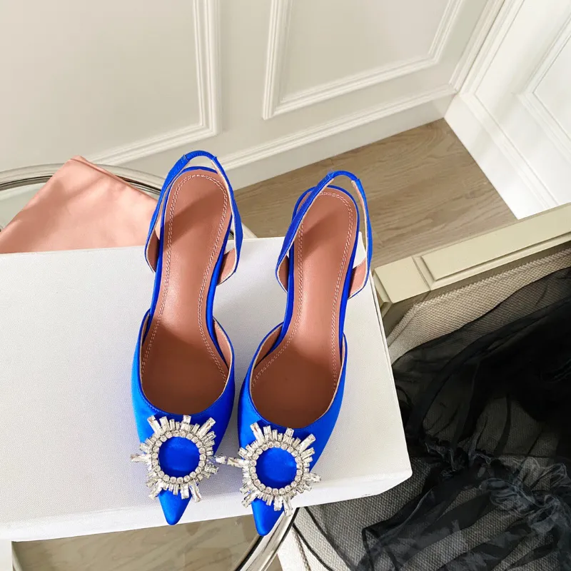 Designer-Begum Crystal-Embellished Buckle Navy Stain Pumps Skor Spole Heels Sandaler för Kvinnor Heel Luxurys Designers Dress Shoe Evening SLI